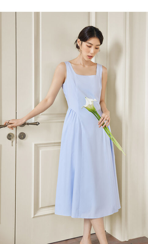French elegant camisole dress with waist cinching and slimming vest skirt