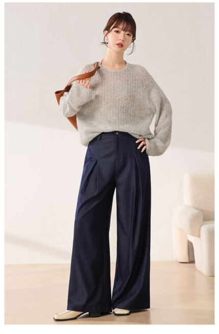New artistic and fashionable pearl button round neck long sleeved knitted sweater with alpaca and sheep wool as the base layer