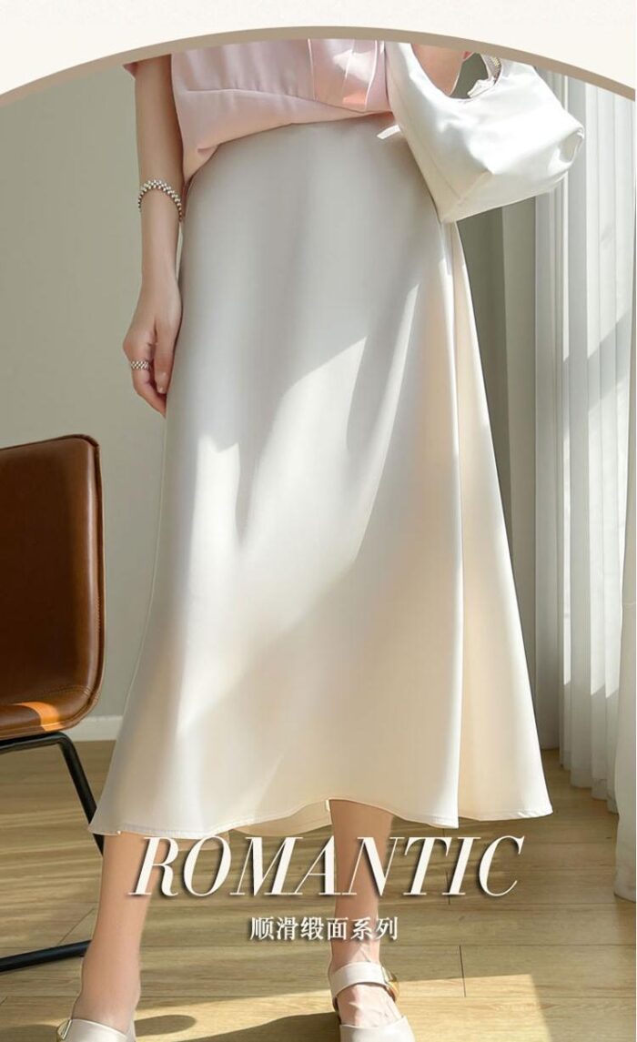 Smooth satin skirt
