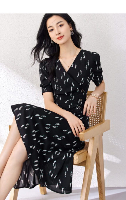 French V-neck pleated floral print dress