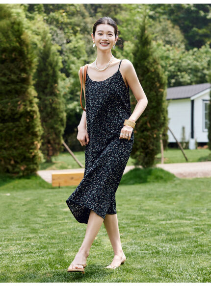 Round neck floral suspender mid length dress