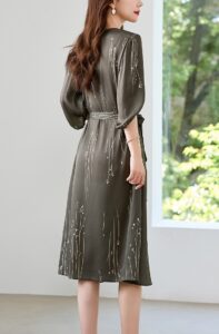 New mulberry silk line printed V-neck lace up commuting dress