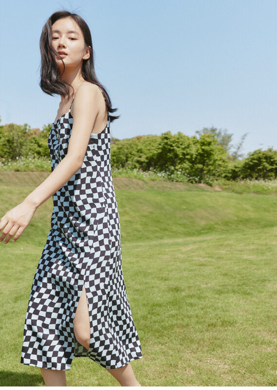 Vestido retro de tablero de ajedrez de verano con falda de tirantes en el interior