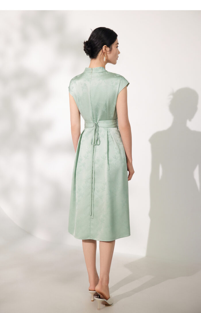 BBLLUUEE Embroidered Satin Light Dress V-neck Dress