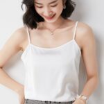One collar glossy satin camisole vest