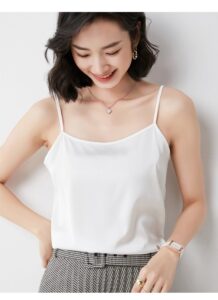 One collar glossy satin camisole vest