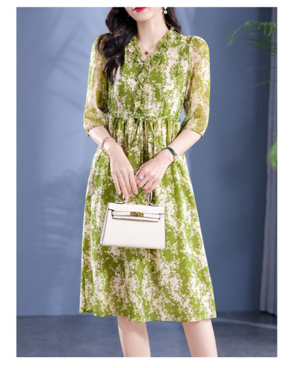 Black fungus collar waist drawstring silk skirt