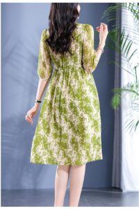 Black fungus collar waist drawstring silk skirt