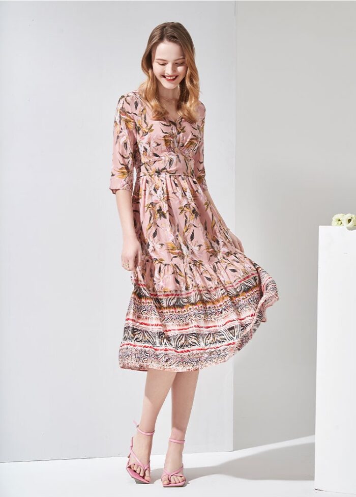 Short sleeved V-neck silk dress