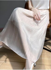 Suspended casual skirt