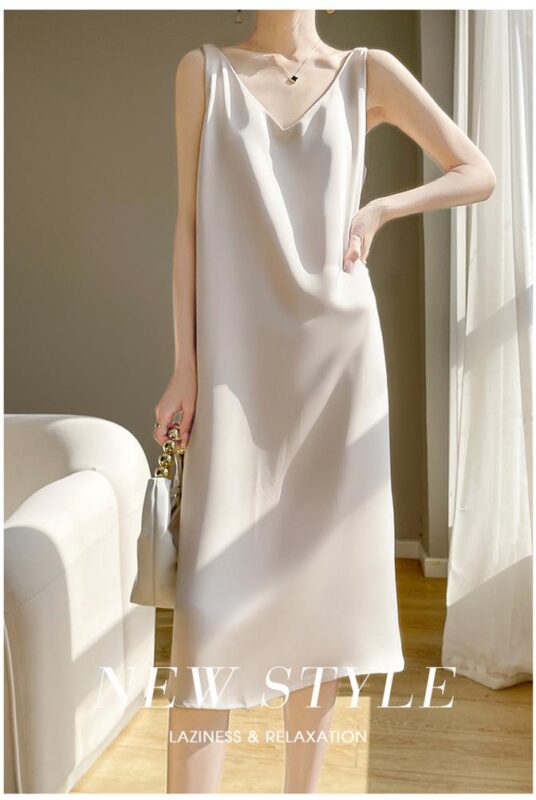 Vestido de satén sólido de cuello V