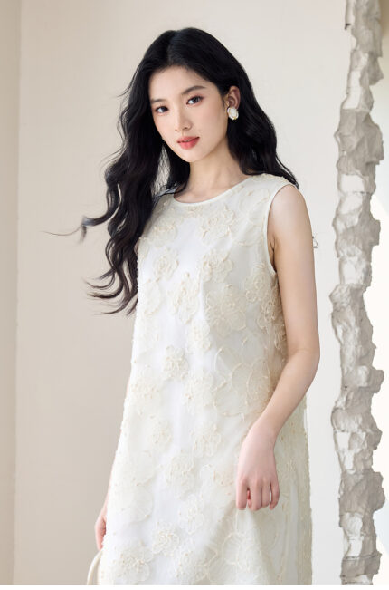 Elegant three-dimensional floral Chinese style dress