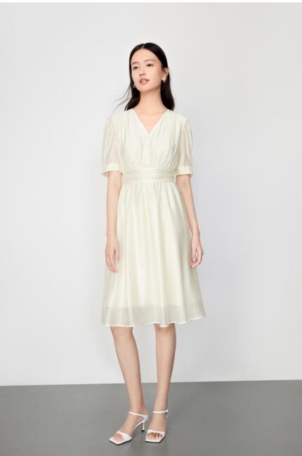 Western style V-neck white skirt