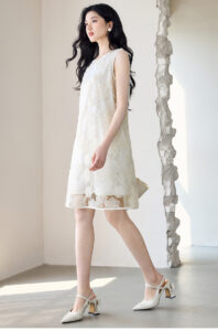 Elegant three-dimensional floral Chinese style dress