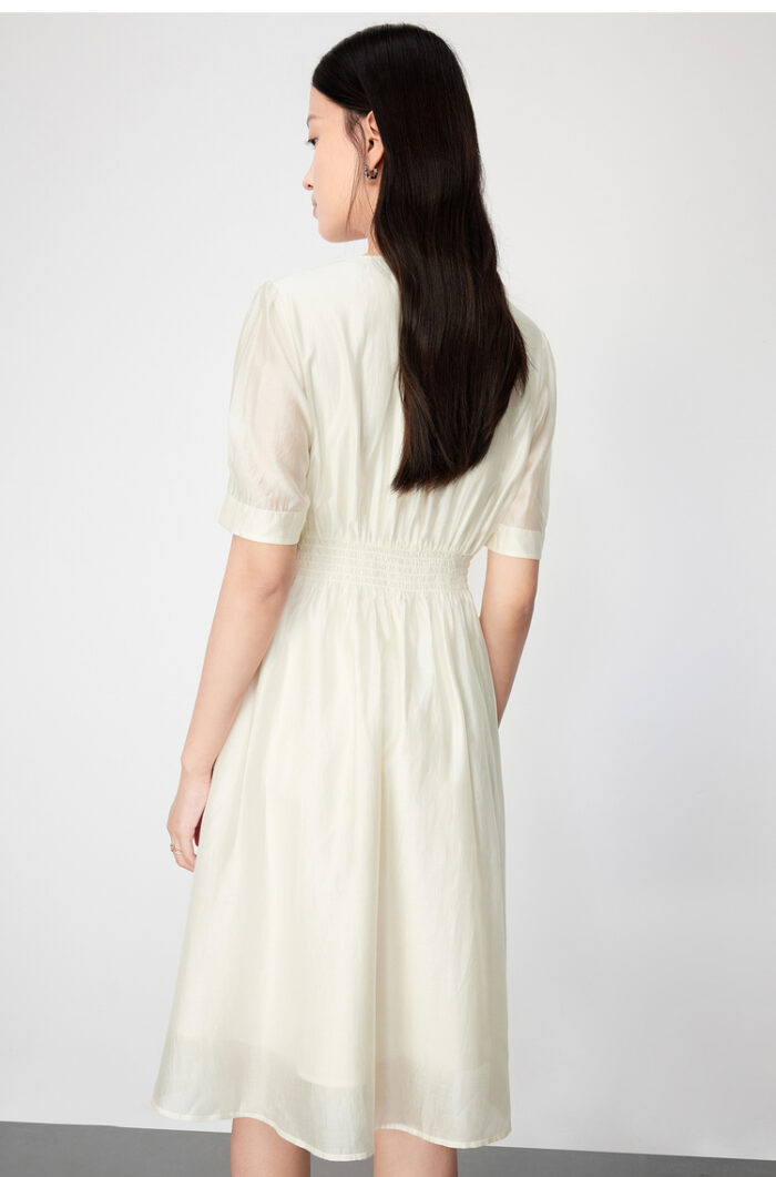 Western style V-neck white skirt
