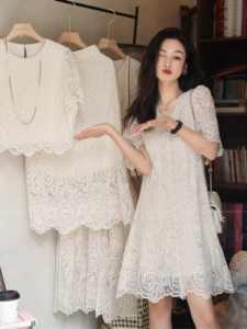 Hollow lace short dress