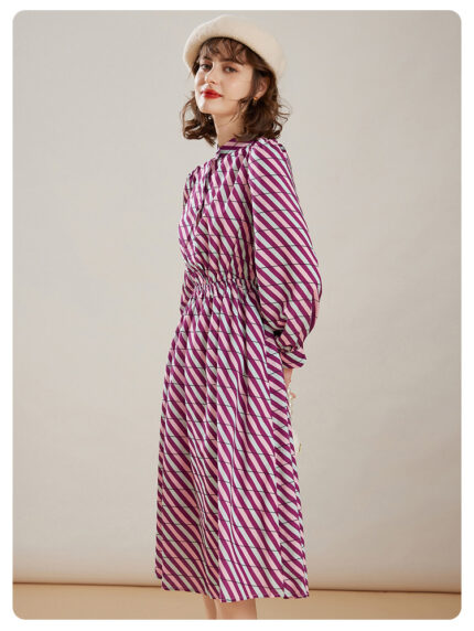 Small stand collar printed dress