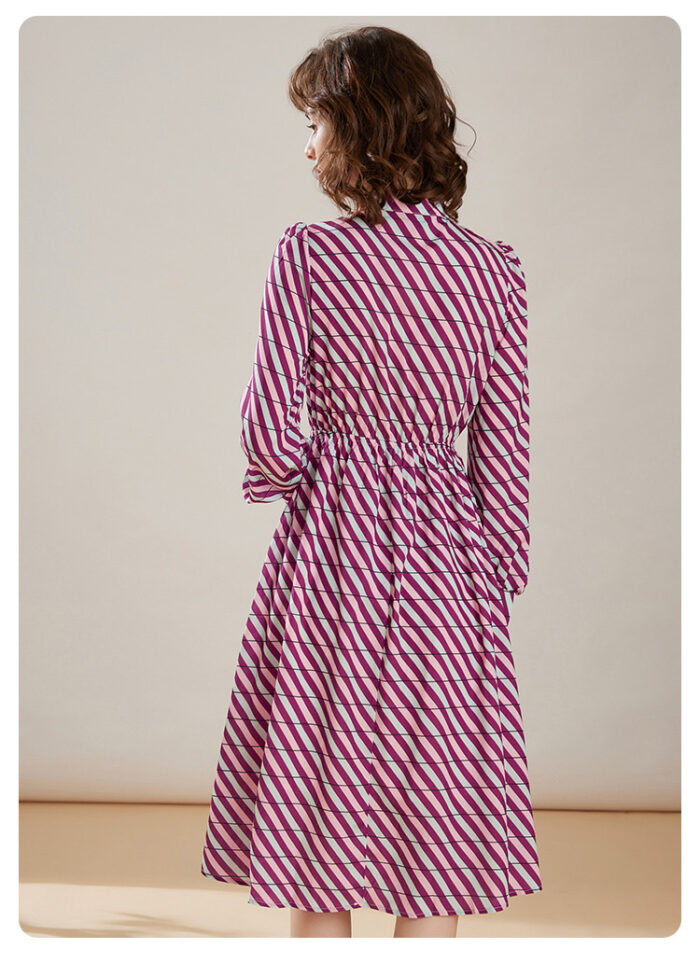 Small stand collar printed dress