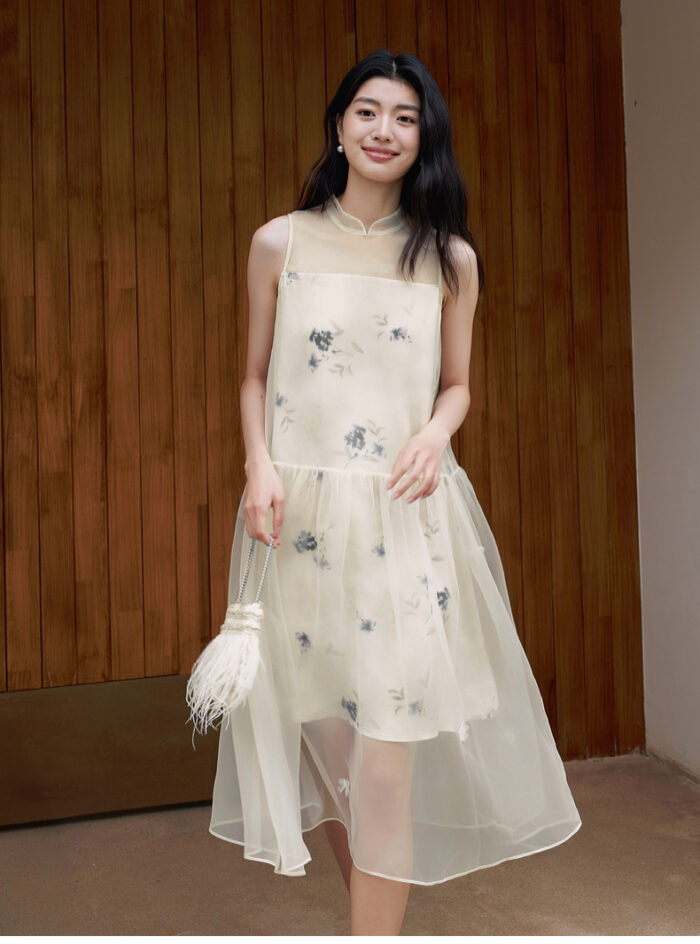 Double layered sleeveless dress