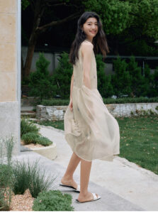 Double layered sleeveless dress