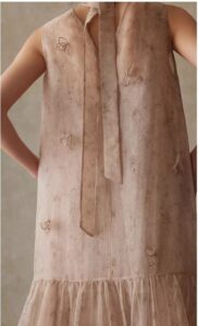 Round neck sleeveless dress