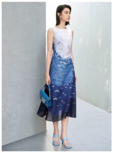 2026 new design with unique waist cinching French temperament long skirt