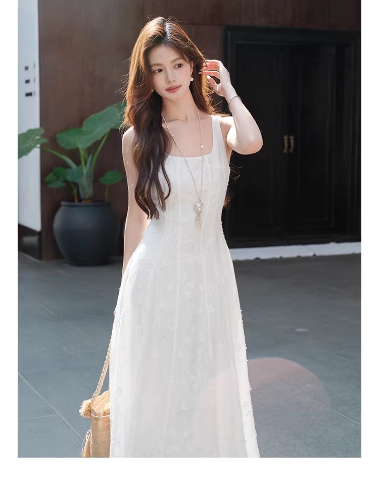 Heavy industry full width three-dimensional embroidery French U-neck dress, white wide shoulder strap long skirt Heavy industry full width three-dimensional embroidery French U-neck dress, white wide shoulder strap long skirt
