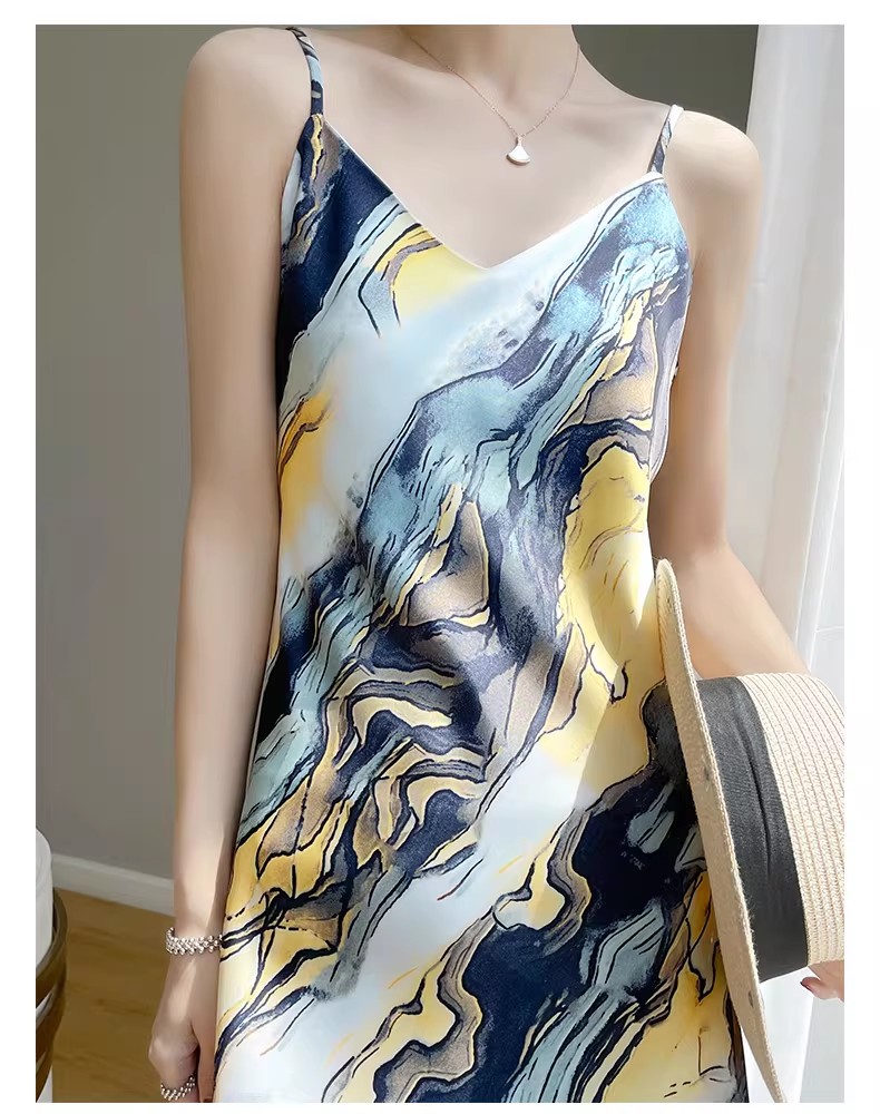 French blue oil painting long skirt beach skirt floral suspender dress French blue oil painting long skirt beach skirt floral suspender dress