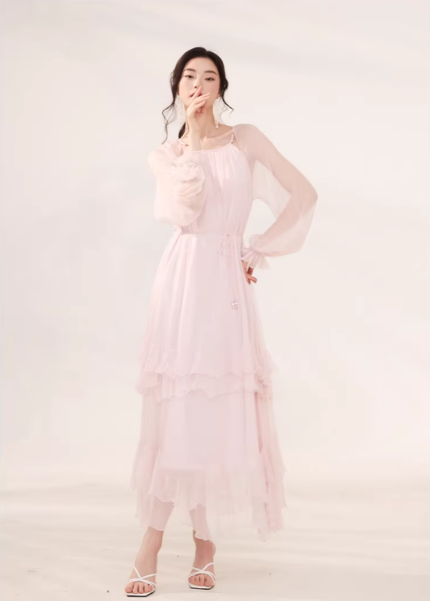 Silk dress summer 2026 new exquisite socialite style hollow waist French skirt mulberry silk fairy skirt