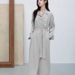 Thin spring windbreaker jacket for women