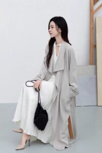 Thin spring windbreaker jacket for women