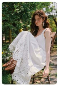 White French V-neck loose sleeveless dress