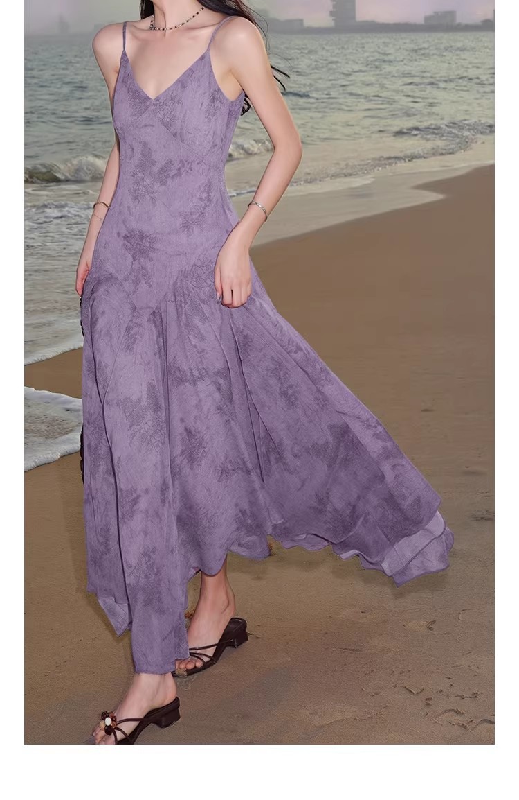 Seaside vacation elegant large swing V-neck floral suspender dress Seaside vacation elegant large swing V-neck floral suspender dress