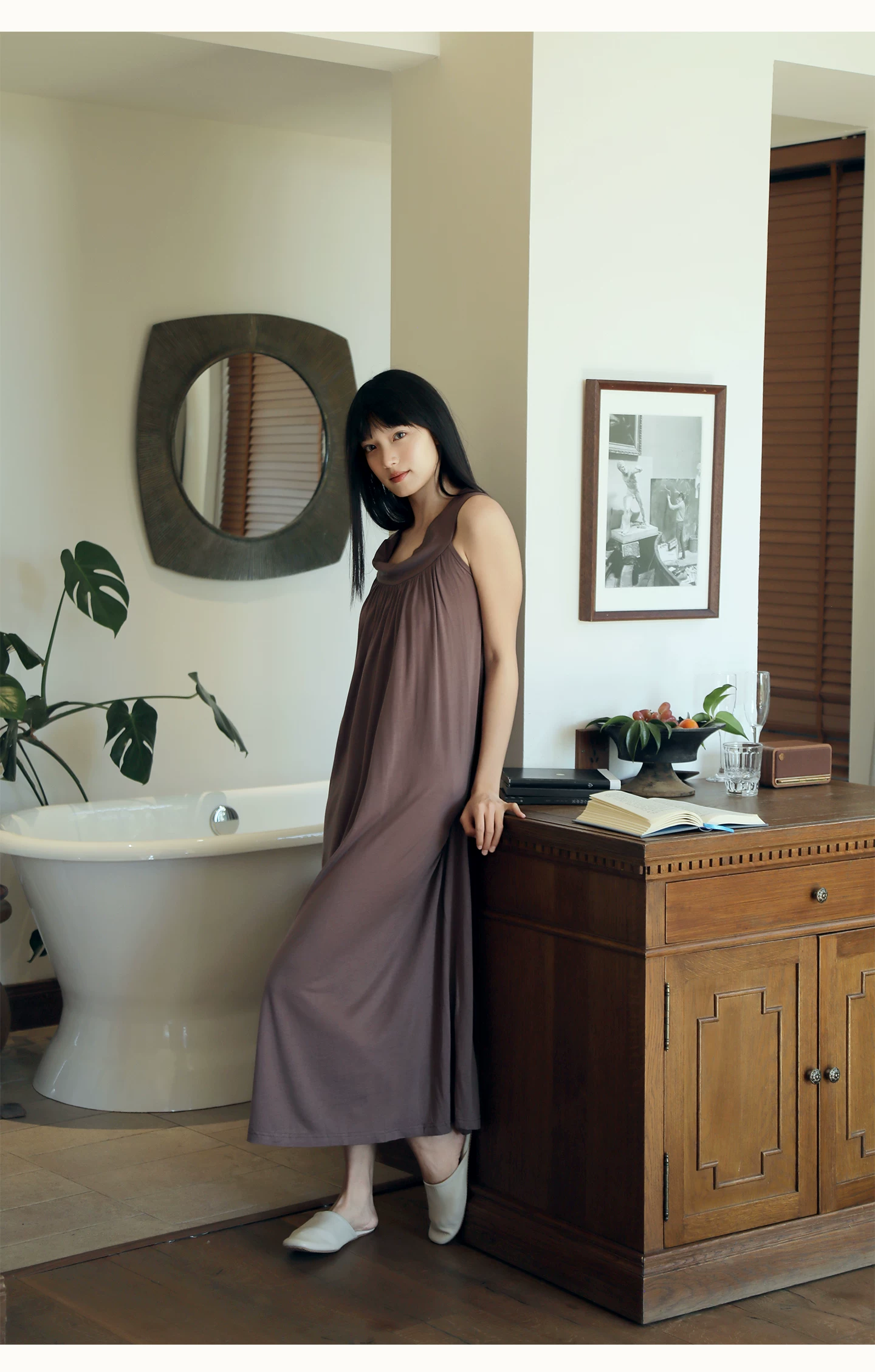 One shoulder high stretch nightgown for home wear that can be worn outside One shoulder high stretch nightgown for home wear that can be worn outside