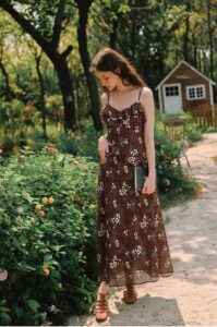 Retro V-neck ruffle print flowing skirt suspender dress