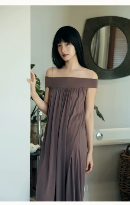 One shoulder high stretch nightgown for home wear that can be worn outside