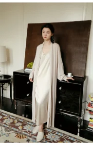 Spring wool skin friendly knitted long sleeved nightgown