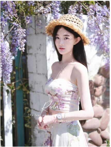 Hand drawn wisteria printed strapless skirt set