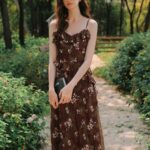 Retro V-neck ruffle print flowing skirt suspender dress
