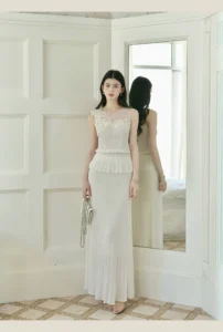 Acetate wool blended hollow relief flower knitted suit half skirt