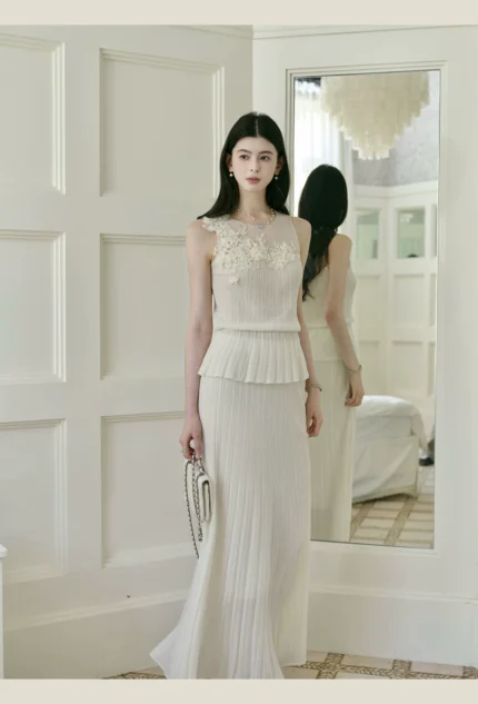Acetate wool blended hollow relief flower knitted suit half skirt