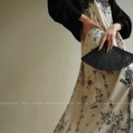 Chic Loose Fit Lace Dress with Ink Print and Straps for a Slimming Effect