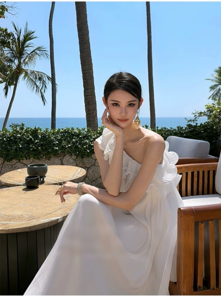 Three dimensional silky smooth lace sloping shoulder dress