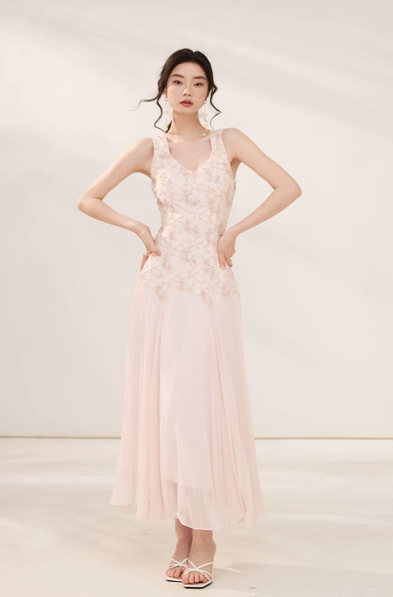 _2026-06-11_002513_548 Silk Sleeveless Dress Summer 2026 New French Romantic Sweet Strap Skirt
