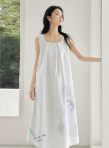 Small niche age reducing square neck sleeveless dress