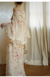 Lyocell print one line slanted shoulder top and half skirt