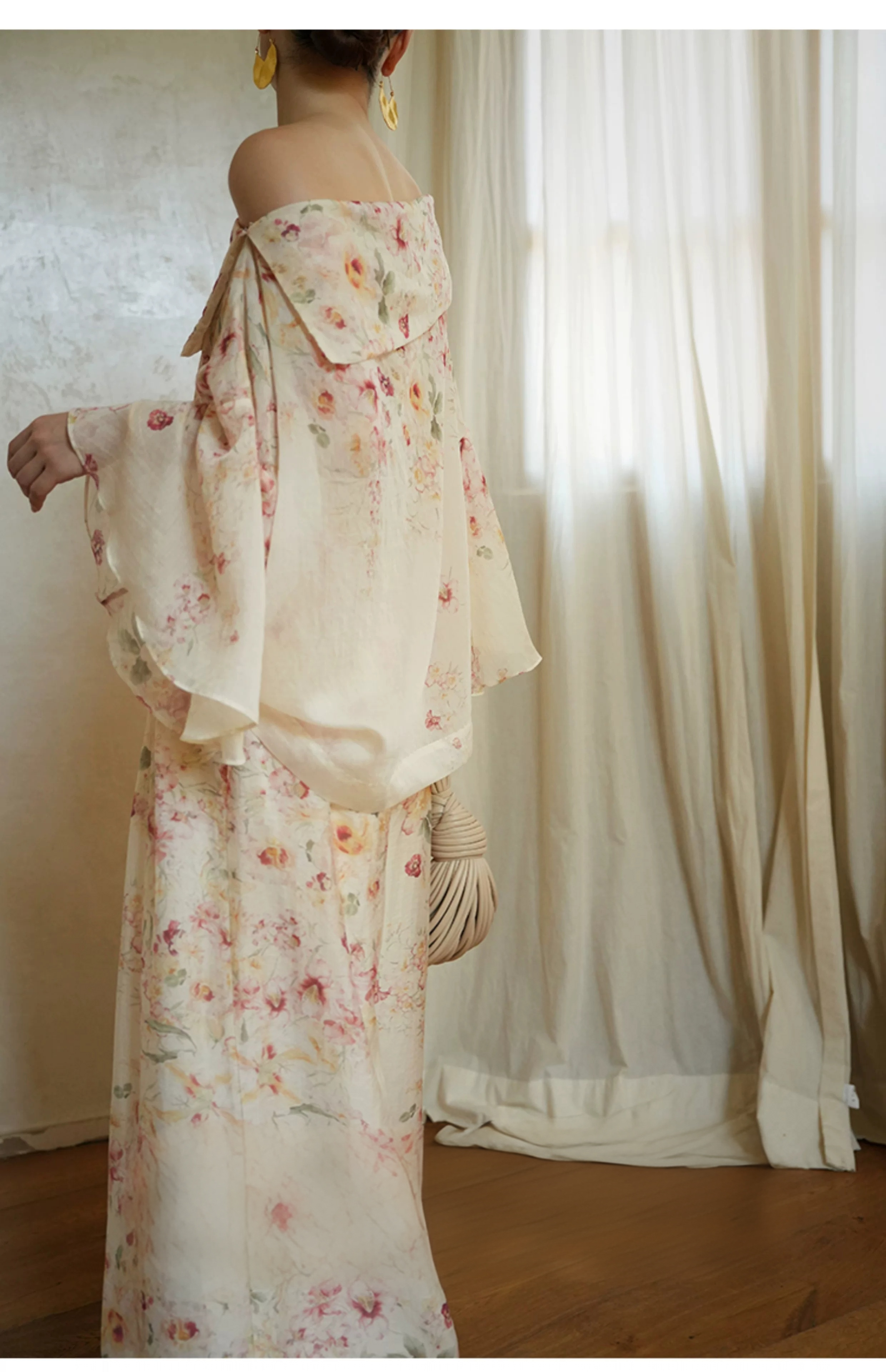 Lyocell print one line slanted shoulder top and half skirt Lyocell print one line slanted shoulder top and half skirt