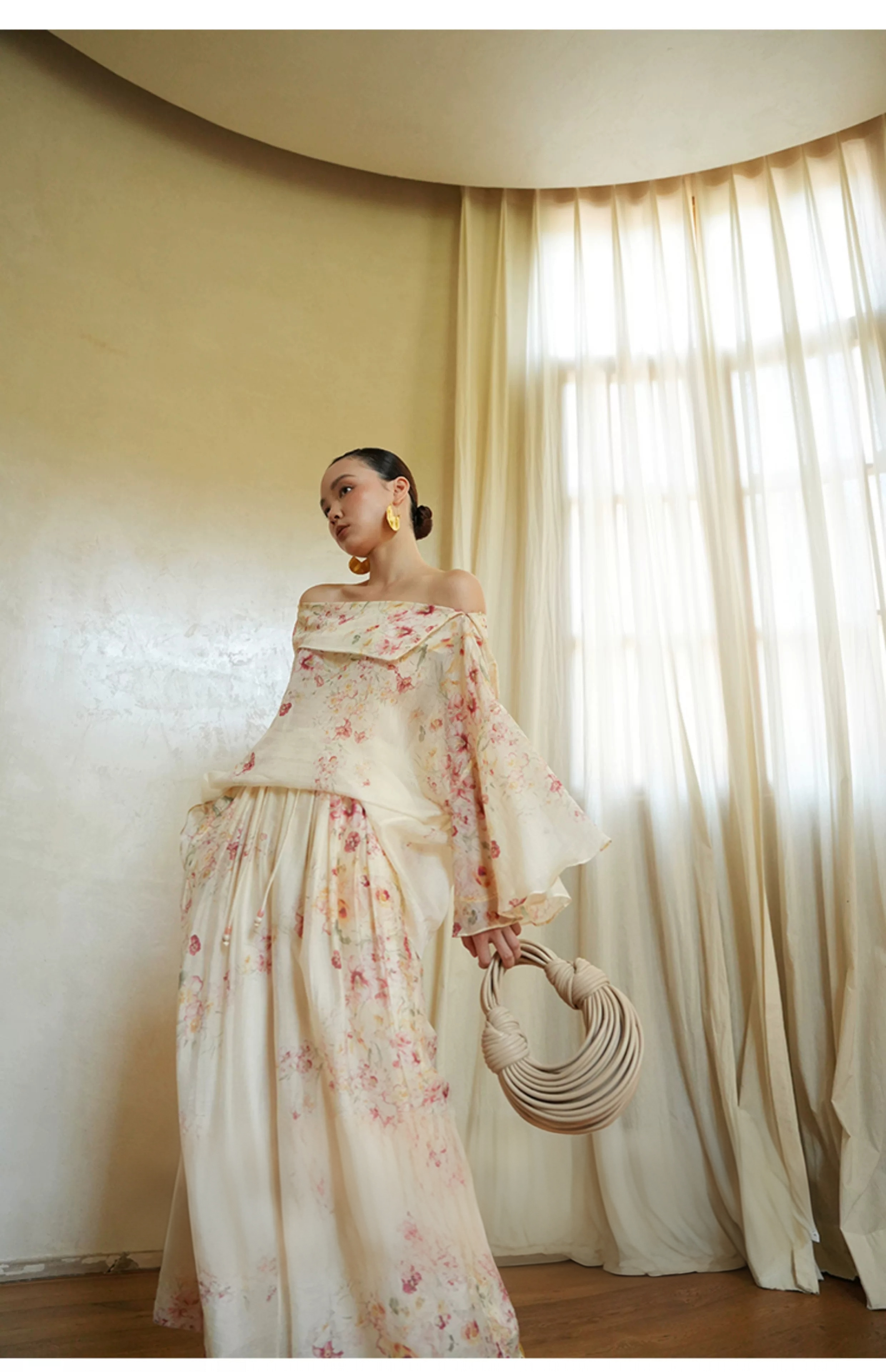 Lyocell print one line slanted shoulder top and half skirt Lyocell print one line slanted shoulder top and half skirt