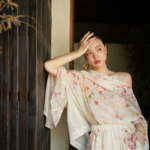 Lyocell print one line slanted shoulder top and half skirt