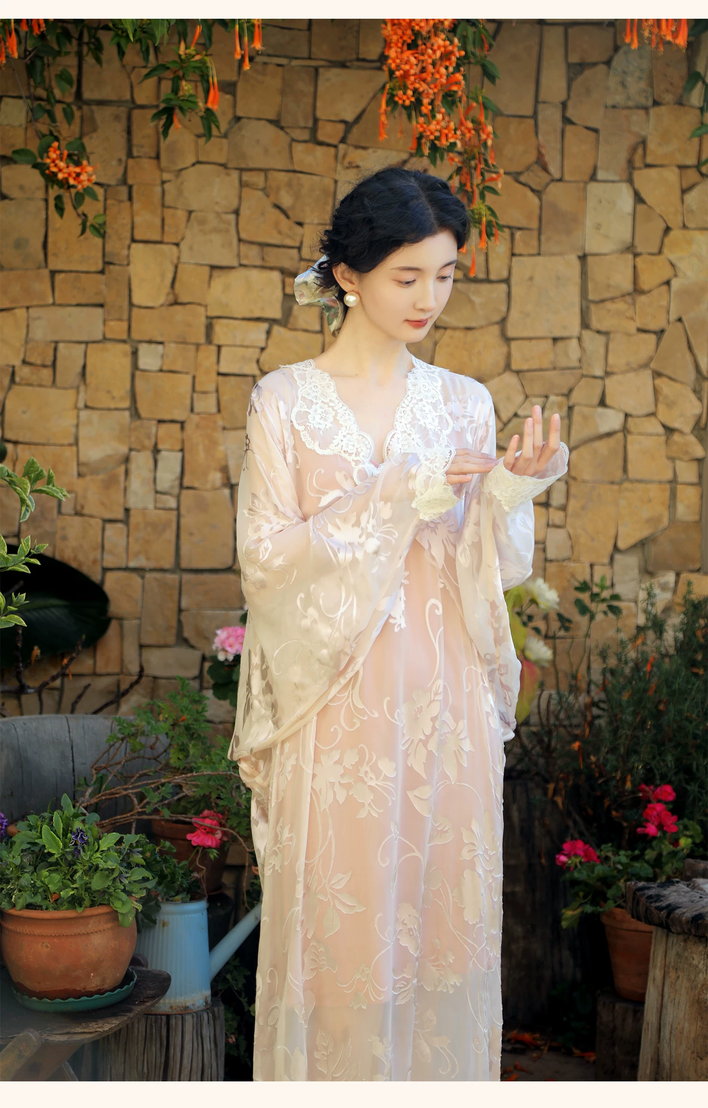 Silk dress, mulberry silk morning gown, nightgown Silk dress, mulberry silk morning gown, nightgown